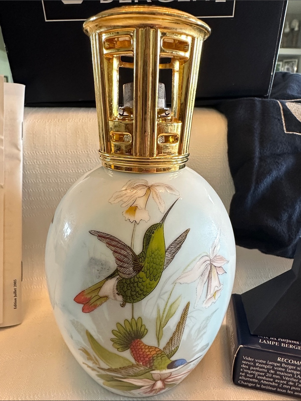 LAMPE BERGER PARIS Ceramic Fragrance Lamp with Hummingbird Motif - White